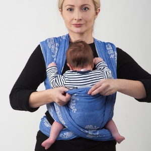 Вынимаем ребенка из слинг-шарфа, не разматывая