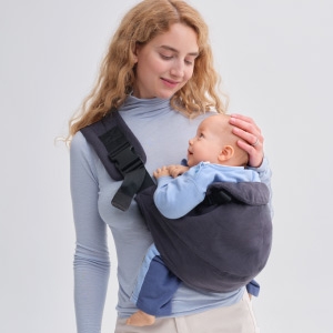 Слинг на бедро Diva: вертикальное положение на бедре